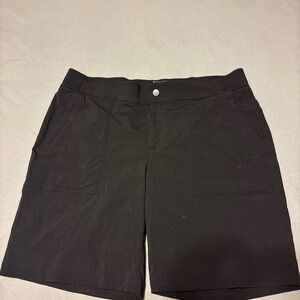 Athleta Women's Black Trekkie Bermuda 2.0 size 16